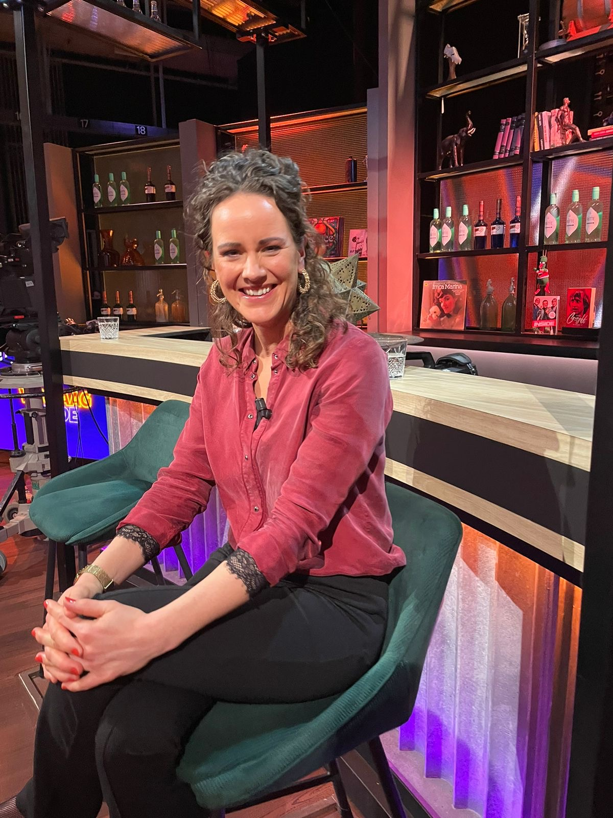 Anahí Israel te gast aan De Bar bij Vandaag Inside